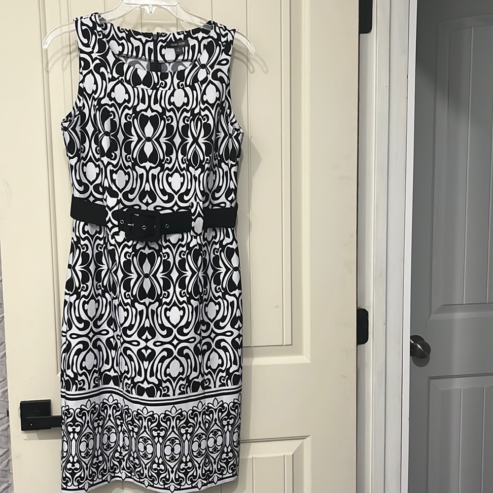 Voir Voir Ladies Blue & White Sleeveless Dress with Belt & Zipper in the back